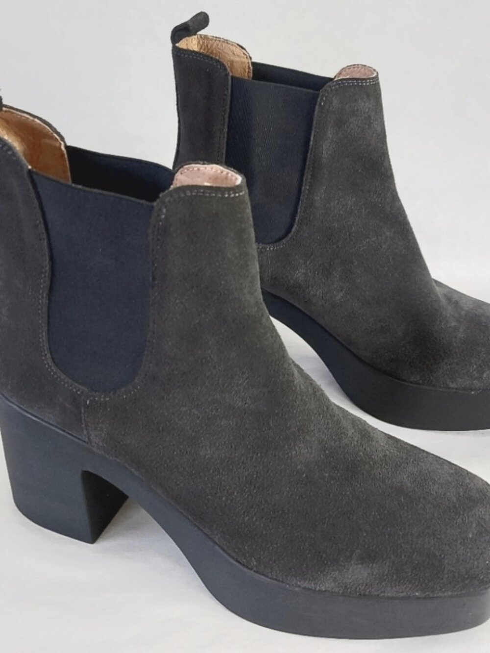 Intentionally Blank Women Charcoal Suede Chelsea Boots 41 EU Chunky Block Heel